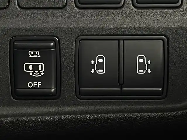 日産 セレナ e－パワー ハイウェイスター G 大阪府 2019(令1)年 6.8万km ブリリアントホワイトパール プロパイロット/　・インテリジェントエマージェンシーブレーキ/　・踏み間違い衝突防止アシスト/　・LDW（車線逸脱警報）/アルパイン１１インチSDナビ/　フルセグTV/CD/DVD/HDMI/AUX/アラウンドビューモニター/両側パワースライドドア/インテリジェントクルーズコントロール/LEDヘッドライト/オートライト/ハーフレザーシート/純正１６インチアルミホイール/デジタルインナーミラー/スマートキー/純正フロアマット