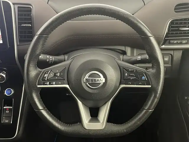 日産 セレナ e－パワー ハイウェイスター G 大阪府 2019(令1)年 6.8万km ブリリアントホワイトパール プロパイロット/　・インテリジェントエマージェンシーブレーキ/　・踏み間違い衝突防止アシスト/　・LDW（車線逸脱警報）/アルパイン１１インチSDナビ/　フルセグTV/CD/DVD/HDMI/AUX/アラウンドビューモニター/両側パワースライドドア/インテリジェントクルーズコントロール/LEDヘッドライト/オートライト/ハーフレザーシート/純正１６インチアルミホイール/デジタルインナーミラー/スマートキー/純正フロアマット