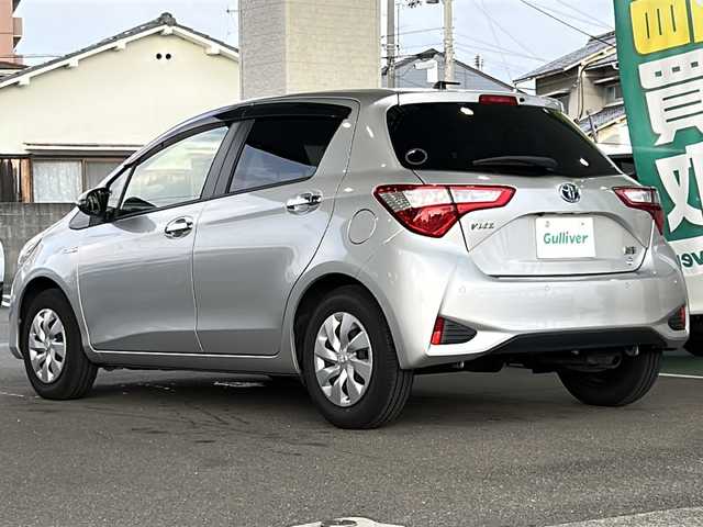 トヨタ ヴィッツ ハイブリッド F セーフティーエディションⅢ 愛媛県 2019(令1)年 13.2万km シルバーM ワンオーナー/純正ナビ（NSCN-W68)/・Bluetooth/・ワンセグTV/バックカメラ/ETC/LEDヘッドライト/ドアバイザー/スマートキー/Toyota Safety Sense/・コーナーセンサー前後/・先行車発進/・パーキングサポートブレーキ/・クリアランスソナー/・車線逸脱警告システム