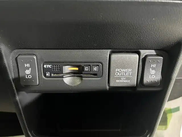 ホンダ Ｎ ＢＯＸ カスタム SSブラックSパッケージ 佐賀県 2016(平28)年 5.6万km クリスタルブラックパール 純正8インチナビ/フルセグTV/CD/DVD/Bluetooth/バックカメラ/横滑り防止装置/オートライト/HIDヘッドライト/フォグライト/ビルトインETC/両側パワースライドドア/運転席・助手席シートヒーター/後席サンシェード/シートバックテーブル/純正フロアマット/ISOFIX対応シート/電動格納ミラー/純正14インチアルミホイール