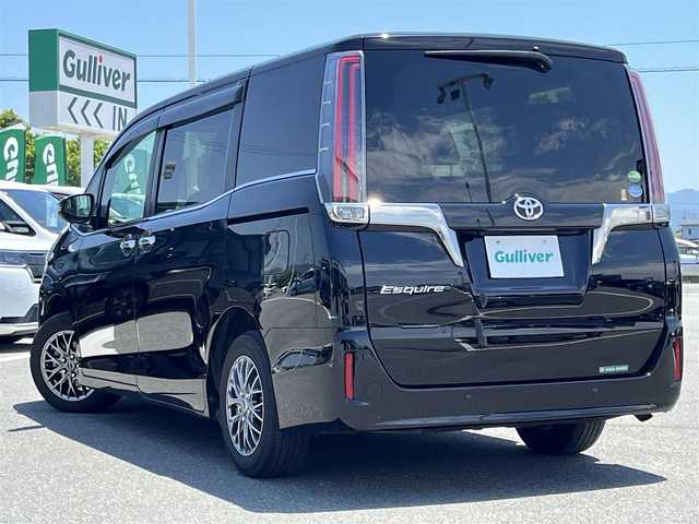 トヨタ エスクァイア Gi プレミアムパッケージ ブラックテーラード 奈良県 2020(令2)年 7.7万km ブラック 専用黒革＋スウェードシート /コンビステアリング /純正ナビ [NSZT-Y68T]/(BT/DVD/CD)/ビルトインETC /バックカメラ /フルセグTV /ステアリングヒーター /三眼ヘッドライト /シートヒーター /社外15型AW /衝突被害軽減システム