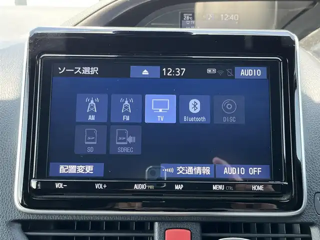 トヨタ エスクァイア Gi プレミアムパッケージ ブラックテーラード 奈良県 2020(令2)年 7.7万km ブラック 専用黒革＋スウェードシート /コンビステアリング /純正ナビ [NSZT-Y68T]/(BT/DVD/CD)/ビルトインETC /バックカメラ /フルセグTV /ステアリングヒーター /三眼ヘッドライト /シートヒーター /社外15型AW /衝突被害軽減システム