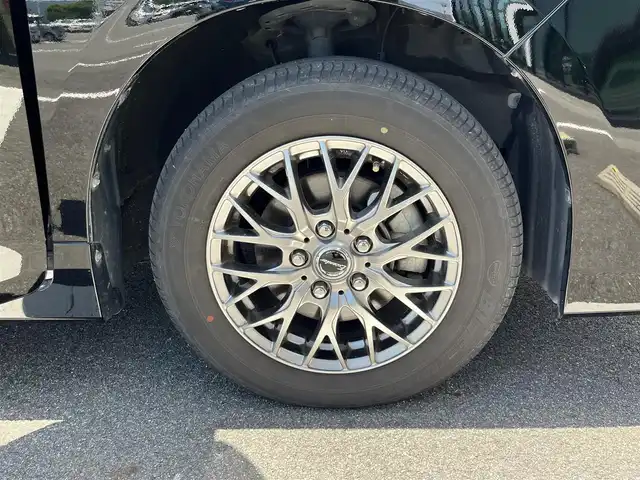 トヨタ エスクァイア Gi プレミアムパッケージ ブラックテーラード 奈良県 2020(令2)年 7.7万km ブラック 専用黒革＋スウェードシート /コンビステアリング /純正ナビ [NSZT-Y68T]/(BT/DVD/CD)/ビルトインETC /バックカメラ /フルセグTV /ステアリングヒーター /三眼ヘッドライト /シートヒーター /社外15型AW /衝突被害軽減システム
