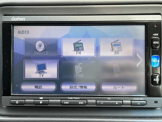 ホンダ ヴェゼル ハイブリッド 秋田県 2016(平28)年 5万km ホワイトオーキッドパール ワンオーナー/純正メモリーナビ/　CD/DVD/SD/　フルセグTV/Bluetooth/バックカメラ/ビルトインETC/衝突軽減ブレーキ/追従クルーズコントロール/レーンキープ機能/横滑り防止/パドルシフト/LEDヘッドライト/フォグライト/シートヒーター/モデゥーロエアロ