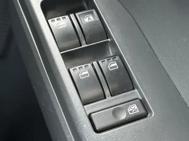 ダイハツ ウェイク L レジャーエディション SA Ⅱ 熊本県 2016(平28)年 7.4万km オフビートカーキM 社外SDナビ/・AM/FM/CD/DVD/SD/USB/・フルセグTV/・バックカメラ/スマートアシスト2/・衝突回避支援ブレーキ/・車線逸脱警報機能/・誤発進抑制機能/・先行車発進お知らせ/オートライト/アイドリングストップ/電動格納ミラー/両側電動スライドドア/純正フロアマット/ヘッドライトレベライザー/ドアバイザー/後席ロールサンシェード/プッシュスタート/・スペアキー