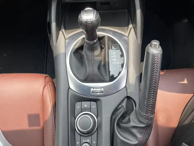 マツダ ロードスター ＲＦ VS 福岡県 2017(平29)年 4.9万km マシーングレープレミアムM 純正ナビ(Bluetooth/CD/DVD)/フルセグTV/パワーリトラクタブルハードトップ/バックモニター/ドライブレコーダー/クルーズコントロール/セーフティパッケージ/・ブラインドスポットモニタリング/・車線逸脱警報システム/・アダプティブフロントライティングシステム/・ハイビームコントロールシステム/LEDヘッドランプ/オートライト/オートエアコン/本革巻きステアリング/ステアリングスイッチ/パドルシフト/オーバーンナッパ革シート/両席シートヒーター/純正17インチアルミホイール/アドバンストキーレスエントリーシステム/プッシュスタートボタン