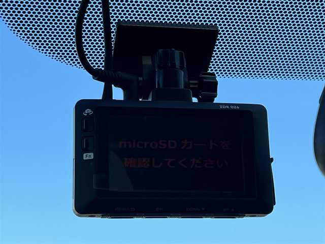 トヨタ プリウス S 奈良県 2009(平21)年 18.5万km シルバーM 純正ナビ　/ワンセグＴＶ　/BT/CD/DVD/MD/HDD/前後ドライブレコーダー　/バックカメラ　/ビルトインＥＴＣ　/スマートキー　/１５インチアルミホイール　/サマータイヤ付きアルミホイール４本付き　/オートライト　/ＡＡＣ/オートライト/横滑り防止装置/エンジンスタートボタン