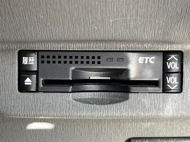 トヨタ プリウス S 奈良県 2009(平21)年 18.5万km シルバーM 純正ナビ　/ワンセグＴＶ　/BT/CD/DVD/MD/HDD/前後ドライブレコーダー　/バックカメラ　/ビルトインＥＴＣ　/スマートキー　/１５インチアルミホイール　/サマータイヤ付きアルミホイール４本付き　/オートライト　/ＡＡＣ/オートライト/横滑り防止装置/エンジンスタートボタン