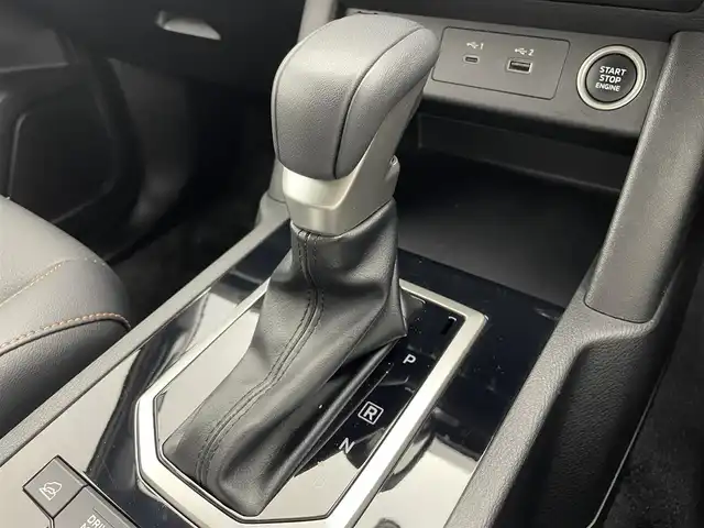 三菱 トライトン GSR 茨城県 2024(令6)年 0.4万km オレンジ 純正ディスプレイオーディオ/・ナビキット（機能）あり/全方位カメラ/フルセグ再生可/レーダークルーズコントロール/クリアランスソナー/ステアリングヒーター/ブラインドスポットモニター/レザーシート/シートヒーター/純正アルミホイール/純正フロアマット