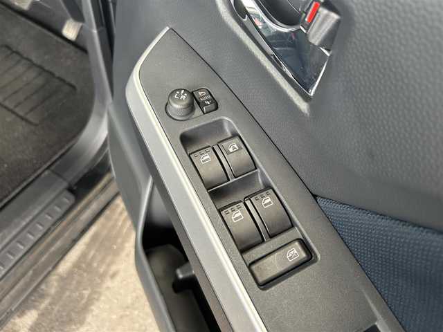 トヨタ ルーミー カスタムG 道東・釧路十勝 2024(令6)年 1万km ブラックマイカメタリック 4WD/寒冷地仕様/ETC/純正ナビ/（CD/DVD/BT）/ワンセグTV/バックカメラ/プッシュスタート/両側パワースライドドア/レーダークルーズコントロール/革巻きステアリング/前後コーナーセンサー/純正フロアマット/純正AWサマータイヤ