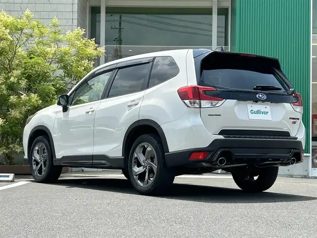 スバル フォレスター STIスポーツ 岡山県 2022(令4)年 3.4万km クリスタルホワイトP DIATONEサウンド8インチナビ/フルセグTV、CD、DVD、Bluetooth、AM、FM/バックカメラ/純正前方ドライブレコーダー/スマートルームミラー/パワーバックドア/パドルシフト/ドライバーモニタリング/運転席メモリーシート/前席シートヒーター/ETC/STIロゴ入り専用シート/STIパフォーマンスマフラー/プリクラッシュブレーキ/全車速追従機能付きクルーズコントロール/AT誤発進抑制制御＆AT誤後進抑制制御/車線逸脱抑制制御/ふらつき警報