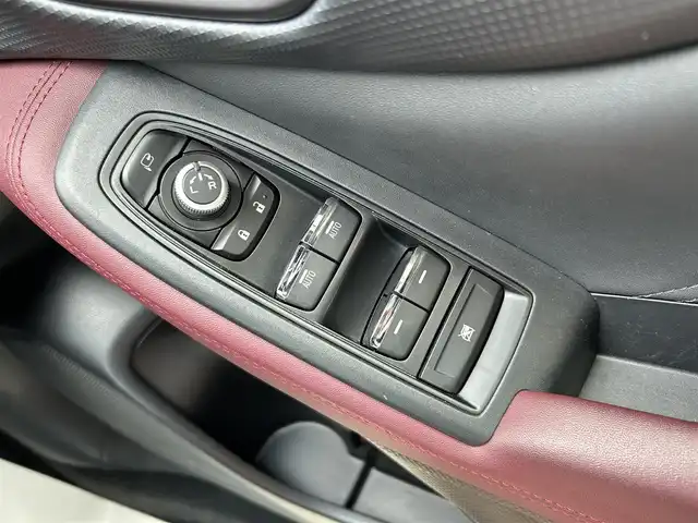 スバル フォレスター STIスポーツ 岡山県 2022(令4)年 3.4万km クリスタルホワイトP DIATONEサウンド8インチナビ/フルセグTV、CD、DVD、Bluetooth、AM、FM/バックカメラ/純正前方ドライブレコーダー/スマートルームミラー/パワーバックドア/パドルシフト/ドライバーモニタリング/運転席メモリーシート/前席シートヒーター/ETC/STIロゴ入り専用シート/STIパフォーマンスマフラー/プリクラッシュブレーキ/全車速追従機能付きクルーズコントロール/AT誤発進抑制制御＆AT誤後進抑制制御/車線逸脱抑制制御/ふらつき警報
