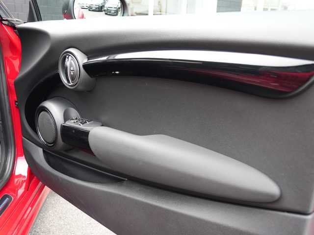 ＭＩＮＩ ミニ ジョンクーパーワークス 静岡県 2019(令1)年 5.9万km チリ・レッド LCiモデル/インテリジェントセーフティ /軽減ブレーキ アクティブクルーズコントロール/ハーフレザーシート シートヒーター /タッチパネルモニター/純正HDDナビ Bluetooth/バックカメラ/コンフォートアクセス/ブラックエクステリアトリム/１８インチアロイホイール/ヘッドアップディスプレイ/ミラー一体型DSRCETC/GPSレーダー/ガラスフィルム施工