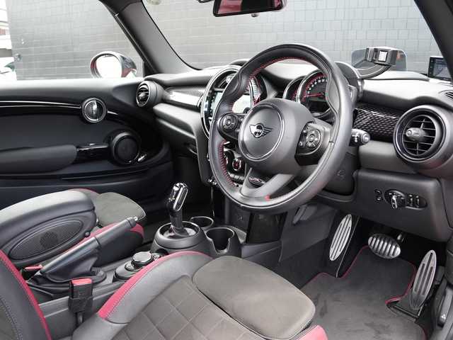 ＭＩＮＩ ミニ ジョンクーパーワークス 静岡県 2019(令1)年 5.9万km チリ・レッド LCiモデル/インテリジェントセーフティ /軽減ブレーキ アクティブクルーズコントロール/ハーフレザーシート シートヒーター /タッチパネルモニター/純正HDDナビ Bluetooth/バックカメラ/コンフォートアクセス/ブラックエクステリアトリム/１８インチアロイホイール/ヘッドアップディスプレイ/ミラー一体型DSRCETC/GPSレーダー/ガラスフィルム施工