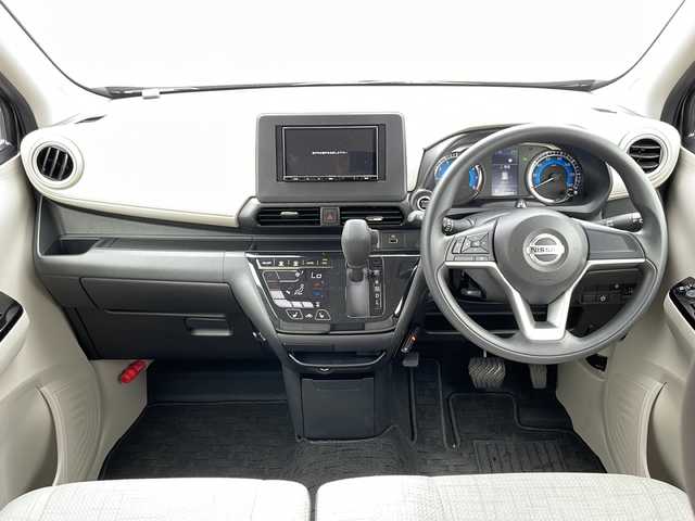 日産 デイズ X 道東・釧路十勝 2023(令5)年 1.1万km アッシュブラウンM 4WD/ナビ　/　(AM/FM/CD/DVD/BT)/ETC/バックカメラ/シートヒーター/純正14インチAW/社外フロアマット/ドアバイザー/アイドリングストップ/コーナーセンサー/オートライト/オートマチックハイビーム/ライトレベライザー/フォグランプ/盗難防止装置/ABS/横滑り防止装置/USB入力端子