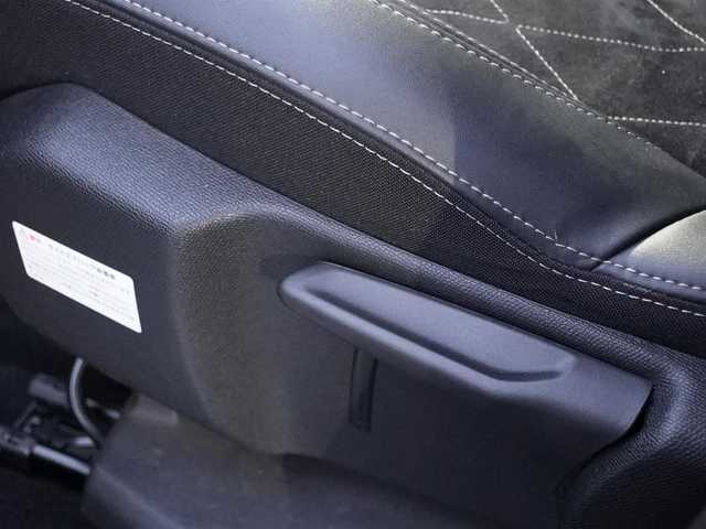 プジョー ５００８ GT ブルーHDi 静岡県 2019(令1)年 4.4万km アマゾナイトグレー アクティブセーフティ/衝突軽減ブレーキACC/レーンキープ ブラインドスポットモニター/ファーストクラスパッケージ/ハーフレザーシート シートヒーター /運転席メモリーパワーシート　マッサージ/アンビエンスライト/パノラマサンルーフ /パノラマビューカメラ/パヒュームデュヒューザー/ワイヤレス充電/インテリジェントHiビーム/ドライブレコーダー