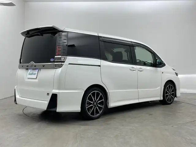 トヨタ ヴォクシー ZS GRスポーツ 埼玉県 2019(平31)年 3.2万km ホワイトパールクリスタルシャイン エアロ　/純正１０インチナビ　/純正１２．１インチフリップダウンモニター　/バックカメラ　/ビルトインＥＴＣ　/前後ドラレコ　/トヨタセーフティセンス　/純正アルミホイール　/ＬＥＤライト　/両側パワースライドドア