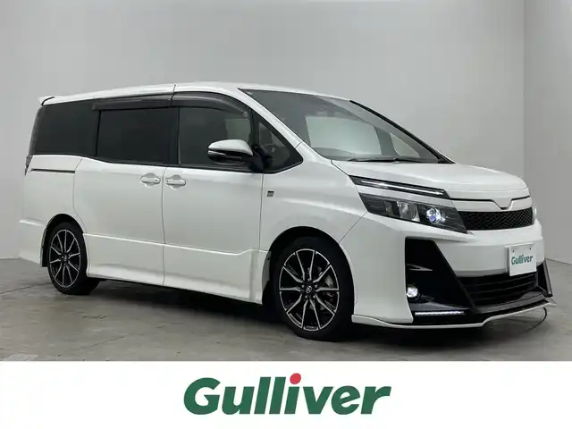 トヨタ ヴォクシー ZS GRスポーツ 埼玉県 2019(平31)年 3.2万km ホワイトパールクリスタルシャイン エアロ　/純正１０インチナビ　/純正１２．１インチフリップダウンモニター　/バックカメラ　/ビルトインＥＴＣ　/前後ドラレコ　/トヨタセーフティセンス　/純正アルミホイール　/ＬＥＤライト　/両側パワースライドドア