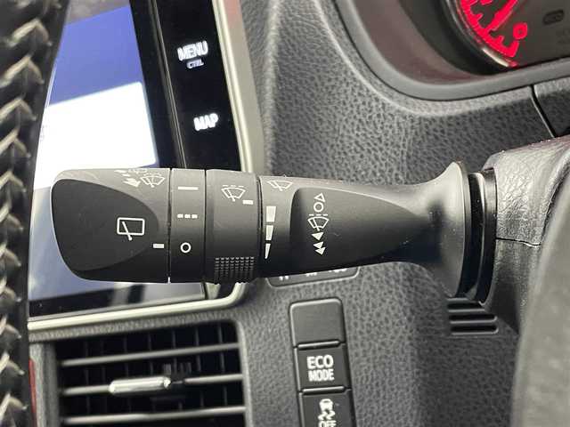 トヨタ ヴォクシー ZS GRスポーツ 埼玉県 2019(平31)年 3.2万km ホワイトパールクリスタルシャイン エアロ　/純正１０インチナビ　/純正１２．１インチフリップダウンモニター　/バックカメラ　/ビルトインＥＴＣ　/前後ドラレコ　/トヨタセーフティセンス　/純正アルミホイール　/ＬＥＤライト　/両側パワースライドドア