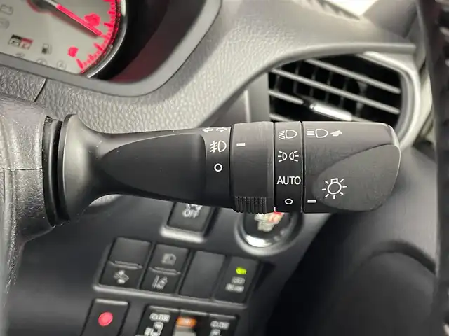 トヨタ ヴォクシー ZS GRスポーツ 埼玉県 2019(平31)年 3.2万km ホワイトパールクリスタルシャイン エアロ　/純正１０インチナビ　/純正１２．１インチフリップダウンモニター　/バックカメラ　/ビルトインＥＴＣ　/前後ドラレコ　/トヨタセーフティセンス　/純正アルミホイール　/ＬＥＤライト　/両側パワースライドドア