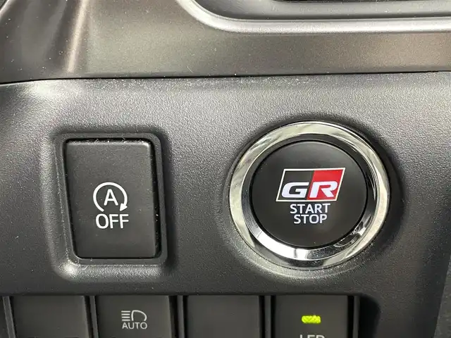トヨタ ヴォクシー ZS GRスポーツ 埼玉県 2019(平31)年 3.2万km ホワイトパールクリスタルシャイン エアロ　/純正１０インチナビ　/純正１２．１インチフリップダウンモニター　/バックカメラ　/ビルトインＥＴＣ　/前後ドラレコ　/トヨタセーフティセンス　/純正アルミホイール　/ＬＥＤライト　/両側パワースライドドア