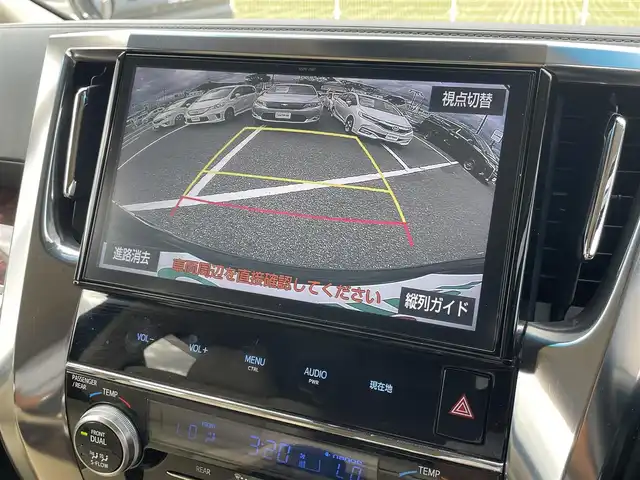 トヨタ アルファードハイブリット G 鳥取県 2018(平30)年 4.1万km ブラック ４・Ｗ・Ｄ/純正１０型ナビ／フルセグ／ＤＶＤ／ＣＤ／ＢＴ/純正フリップダウンモニター/バックカメラ・ビルトインＥＴＣ/ドライブレコーダー/トヨタセーフティセンス/レーダークルーズコントロール/ベージュレザーシート/前席パワーシート/シートヒーター・ベンチレーション/助手席・二列目オットマンシート/両側パワースライドドア/ＬＥＤヘットライト/バックドアイージークローザー/ウッドコンビハンドル/木目調パネル/電動パーキングブレーキ/プッシュスタート/スペアキーｘ１