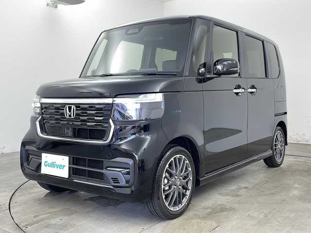 ホンダ Ｎ ＢＯＸ カスタム ターボ 兵庫県 2025(令7)年 0.1千km クリスタルブラックパール ・登録済未使用車/・純正ナビ/Bluetooth/USB/TV/・バックカメラ/・Honda SENSING/・衝突軽減ブレーキ/・先行車発進お知らせ機能/・歩行者事故低減ステアリング/・路外逸脱抑制機能/・標識認識機能/・渋滞追従機能付アダプティブクルーズコントロール/・車線維持支援システム/・オートハイビーム/・誤発進抑制機能/・後方誤発進抑制機能/・近距離衝突軽減ブレーキ/・横滑り防止装置/・パーキングセンサーシステム/・電動パーキングブレーキ/・ブレーキホールド/・両側パワースライドドア/・ハーフレザーシート/・前席シートヒーター/・ステアリングスイッチ/・パドルシフト/・LEDオートライト/・ヘッドライトレベライザー/・純正15インチアルミホイール