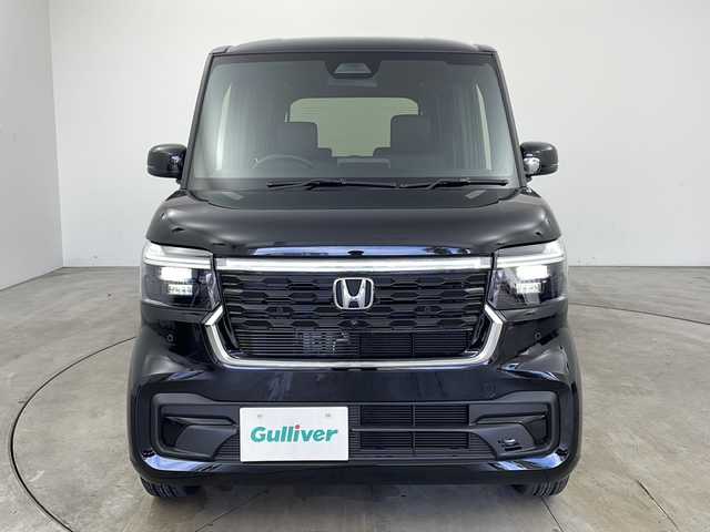 ホンダ Ｎ ＢＯＸ カスタム ターボ 兵庫県 2025(令7)年 0.1千km クリスタルブラックパール ・登録済未使用車/・純正ナビ/Bluetooth/USB/TV/・バックカメラ/・Honda SENSING/・衝突軽減ブレーキ/・先行車発進お知らせ機能/・歩行者事故低減ステアリング/・路外逸脱抑制機能/・標識認識機能/・渋滞追従機能付アダプティブクルーズコントロール/・車線維持支援システム/・オートハイビーム/・誤発進抑制機能/・後方誤発進抑制機能/・近距離衝突軽減ブレーキ/・横滑り防止装置/・パーキングセンサーシステム/・電動パーキングブレーキ/・ブレーキホールド/・両側パワースライドドア/・ハーフレザーシート/・前席シートヒーター/・ステアリングスイッチ/・パドルシフト/・LEDオートライト/・ヘッドライトレベライザー/・純正15インチアルミホイール