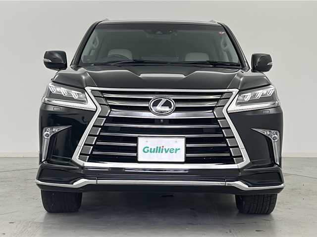 レクサス ＬＸ 570 宮城県 2016(平28)年 4.9万km スターライトブラックガラスフレーク マークレビンソンサウンド/ムーンルーフ/リアシートエンターテインメントシステム/モデリスタエアロ（F.R）/クーラーボックス/車高調整（純正エアーサスペンション）/パノラミックビューモニター/Lexus Safety System＋/・プリクラッシュセーフティ/・レーンディパーチャーアラート/・レーダークルーズコントロール/・オートマチックハイビーム/ブラインドスポットモニター/ヘッドアップディスプレイ/電動リアゲート/メーカーOPナビ/・BT.CD.DVD.Blu-ray.USB.SD/・フルセグTV/レザーシート/・前席パワーシート/・D席シートメモリー/・1.2列目シートヒーター/・1.2列目シートベンチレーション/ウッドコンビステアリング/・ステアリングヒーター/・パドルシフト/・ステアリングスイッチ/ビルトインETC2.0/純正ドライブレコーダ（F）/三眼LEDヘッドライト/LEDフォグライト/プッシュスタート/・スマートキー×2/・カードキー/アイドリングストップ/純正フロアマット/純正21インチAW/ドアバイザー/ロールサンシェード/ワイヤレス充電器/レーダー探知機