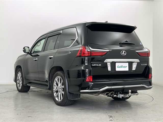 レクサス ＬＸ 570 宮城県 2016(平28)年 4.9万km スターライトブラックガラスフレーク マークレビンソンサウンド/ムーンルーフ/リアシートエンターテインメントシステム/モデリスタエアロ（F.R）/クーラーボックス/車高調整（純正エアーサスペンション）/パノラミックビューモニター/Lexus Safety System＋/・プリクラッシュセーフティ/・レーンディパーチャーアラート/・レーダークルーズコントロール/・オートマチックハイビーム/ブラインドスポットモニター/ヘッドアップディスプレイ/電動リアゲート/メーカーOPナビ/・BT.CD.DVD.Blu-ray.USB.SD/・フルセグTV/レザーシート/・前席パワーシート/・D席シートメモリー/・1.2列目シートヒーター/・1.2列目シートベンチレーション/ウッドコンビステアリング/・ステアリングヒーター/・パドルシフト/・ステアリングスイッチ/ビルトインETC2.0/純正ドライブレコーダ（F）/三眼LEDヘッドライト/LEDフォグライト/プッシュスタート/・スマートキー×2/・カードキー/アイドリングストップ/純正フロアマット/純正21インチAW/ドアバイザー/ロールサンシェード/ワイヤレス充電器/レーダー探知機