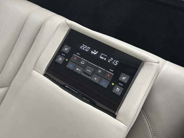 レクサス ＬＸ 570 宮城県 2016(平28)年 4.9万km スターライトブラックガラスフレーク マークレビンソンサウンド/ムーンルーフ/リアシートエンターテインメントシステム/モデリスタエアロ（F.R）/クーラーボックス/車高調整（純正エアーサスペンション）/パノラミックビューモニター/Lexus Safety System＋/・プリクラッシュセーフティ/・レーンディパーチャーアラート/・レーダークルーズコントロール/・オートマチックハイビーム/ブラインドスポットモニター/ヘッドアップディスプレイ/電動リアゲート/メーカーOPナビ/・BT.CD.DVD.Blu-ray.USB.SD/・フルセグTV/レザーシート/・前席パワーシート/・D席シートメモリー/・1.2列目シートヒーター/・1.2列目シートベンチレーション/ウッドコンビステアリング/・ステアリングヒーター/・パドルシフト/・ステアリングスイッチ/ビルトインETC2.0/純正ドライブレコーダ（F）/三眼LEDヘッドライト/LEDフォグライト/プッシュスタート/・スマートキー×2/・カードキー/アイドリングストップ/純正フロアマット/純正21インチAW/ドアバイザー/ロールサンシェード/ワイヤレス充電器/レーダー探知機