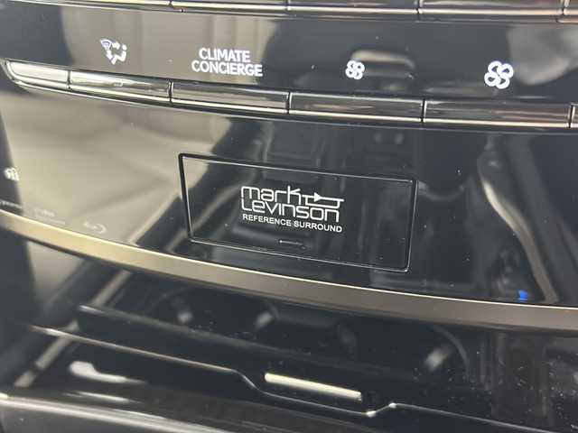 レクサス ＬＸ 570 宮城県 2016(平28)年 4.9万km スターライトブラックガラスフレーク マークレビンソンサウンド/ムーンルーフ/リアシートエンターテインメントシステム/モデリスタエアロ（F.R）/クーラーボックス/車高調整（純正エアーサスペンション）/パノラミックビューモニター/Lexus Safety System＋/・プリクラッシュセーフティ/・レーンディパーチャーアラート/・レーダークルーズコントロール/・オートマチックハイビーム/ブラインドスポットモニター/ヘッドアップディスプレイ/電動リアゲート/メーカーOPナビ/・BT.CD.DVD.Blu-ray.USB.SD/・フルセグTV/レザーシート/・前席パワーシート/・D席シートメモリー/・1.2列目シートヒーター/・1.2列目シートベンチレーション/ウッドコンビステアリング/・ステアリングヒーター/・パドルシフト/・ステアリングスイッチ/ビルトインETC2.0/純正ドライブレコーダ（F）/三眼LEDヘッドライト/LEDフォグライト/プッシュスタート/・スマートキー×2/・カードキー/アイドリングストップ/純正フロアマット/純正21インチAW/ドアバイザー/ロールサンシェード/ワイヤレス充電器/レーダー探知機