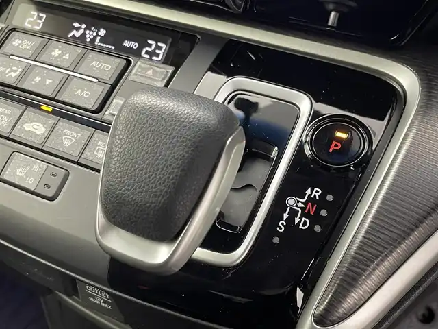 ホンダ ステップワゴン スパーダ eHEV G EXホンダS 群馬県 2022(令4)年 4.4万km プレミアムスパークルブラックパール 純正９インチナビ　バックカメラ　両側パワースライドドア　アダプティブクルーズコントロール　ＬＥＤ　シートヒーター　純正１６インチＡＷ　ステアリングリモコン　ＥＴＣ２．０　ミラー型ドラレコ　禁煙車