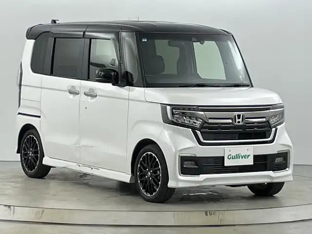 ホンダ Ｎ ＢＯＸ カスタム L ターボ 愛知県 2021(令3)年 2.7万km プラチナホワイトパール 禁煙車/ターボ/ワンオーナー/後期型/ツートンカラー/純正8インチナビ/（CD/DVD/Bluetooth/フルセグTV）/バックカメラ/ホンダセンシング/・衝突被害軽減ブレーキ/・レーダークルーズコントロール/・レーンキープアシスト/・パーキングセンサー/ETC/ドライブレコーダー/シートヒーター/ベンチシート/両側パワースライドドア/LEDヘッドライト/オートライト/フロントフォグランプ/純正15インチアルミホイール/純正フロアマット/スマートキー/プッシュスタート