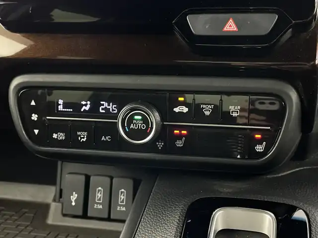 ホンダ Ｎ ＢＯＸ カスタム L ターボ 愛知県 2021(令3)年 2.7万km プラチナホワイトパール 禁煙車/ターボ/ワンオーナー/後期型/ツートンカラー/純正8インチナビ/（CD/DVD/Bluetooth/フルセグTV）/バックカメラ/ホンダセンシング/・衝突被害軽減ブレーキ/・レーダークルーズコントロール/・レーンキープアシスト/・パーキングセンサー/ETC/ドライブレコーダー/シートヒーター/ベンチシート/両側パワースライドドア/LEDヘッドライト/オートライト/フロントフォグランプ/純正15インチアルミホイール/純正フロアマット/スマートキー/プッシュスタート