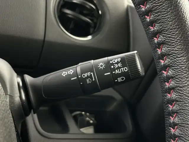 ホンダ Ｎ ＢＯＸ カスタム L ターボ 愛知県 2021(令3)年 2.7万km プラチナホワイトパール 禁煙車/ターボ/ワンオーナー/後期型/ツートンカラー/純正8インチナビ/（CD/DVD/Bluetooth/フルセグTV）/バックカメラ/ホンダセンシング/・衝突被害軽減ブレーキ/・レーダークルーズコントロール/・レーンキープアシスト/・パーキングセンサー/ETC/ドライブレコーダー/シートヒーター/ベンチシート/両側パワースライドドア/LEDヘッドライト/オートライト/フロントフォグランプ/純正15インチアルミホイール/純正フロアマット/スマートキー/プッシュスタート