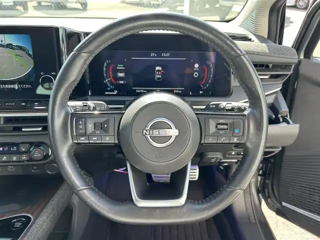 日産 オーラ 和歌山県 2021(令3)年 5.4万km ダークメタルグレー メーカーナビ/フルセグTV/(AM/FM/USB/Bluetooth)/全方位カメラ/BOSEプレミアムサウンド/エマージェンシーブレーキ/横滑り防止/レーンキープアシスト/シートヒーター/ステアリングヒーター/電動パーキング/オートホールド/プロパイロット/ステアリングスイッチ/デジタルインナーミラー/ドライブレコーダー/ビルトインETC/置くだけ充電/純正フロアマット/ドアバイザー