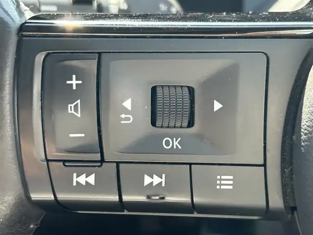 日産 オーラ 和歌山県 2021(令3)年 5.4万km ダークメタルグレー メーカーナビ/フルセグTV/(AM/FM/USB/Bluetooth)/全方位カメラ/BOSEプレミアムサウンド/エマージェンシーブレーキ/横滑り防止/レーンキープアシスト/シートヒーター/ステアリングヒーター/電動パーキング/オートホールド/プロパイロット/ステアリングスイッチ/デジタルインナーミラー/ドライブレコーダー/ビルトインETC/置くだけ充電/純正フロアマット/ドアバイザー