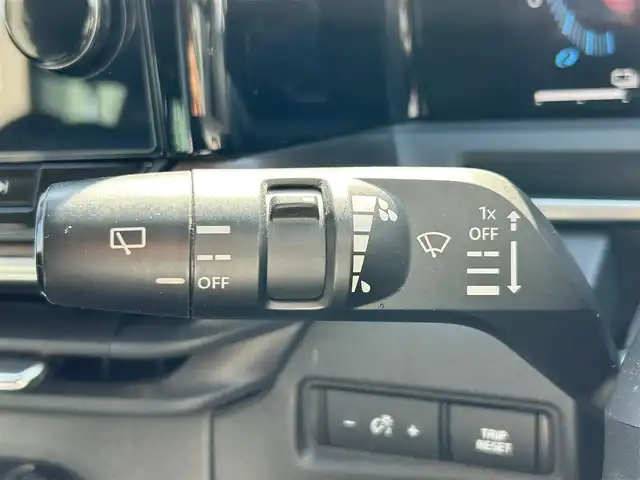 日産 オーラ 和歌山県 2021(令3)年 5.4万km ダークメタルグレー メーカーナビ/フルセグTV/(AM/FM/USB/Bluetooth)/全方位カメラ/BOSEプレミアムサウンド/エマージェンシーブレーキ/横滑り防止/レーンキープアシスト/シートヒーター/ステアリングヒーター/電動パーキング/オートホールド/プロパイロット/ステアリングスイッチ/デジタルインナーミラー/ドライブレコーダー/ビルトインETC/置くだけ充電/純正フロアマット/ドアバイザー