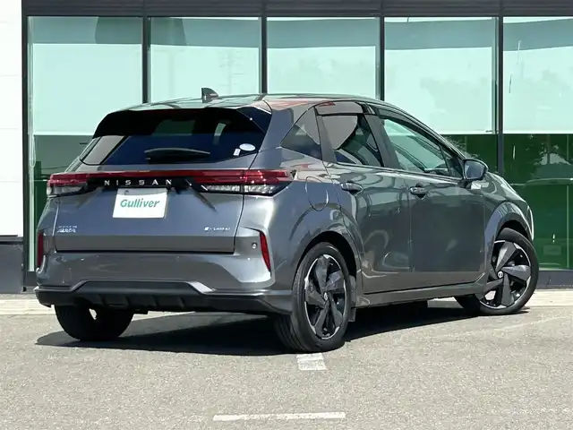 日産 オーラ 和歌山県 2021(令3)年 5.4万km ダークメタルグレー メーカーナビ/フルセグTV/(AM/FM/USB/Bluetooth)/全方位カメラ/BOSEプレミアムサウンド/エマージェンシーブレーキ/横滑り防止/レーンキープアシスト/シートヒーター/ステアリングヒーター/電動パーキング/オートホールド/プロパイロット/ステアリングスイッチ/デジタルインナーミラー/ドライブレコーダー/ビルトインETC/置くだけ充電/純正フロアマット/ドアバイザー