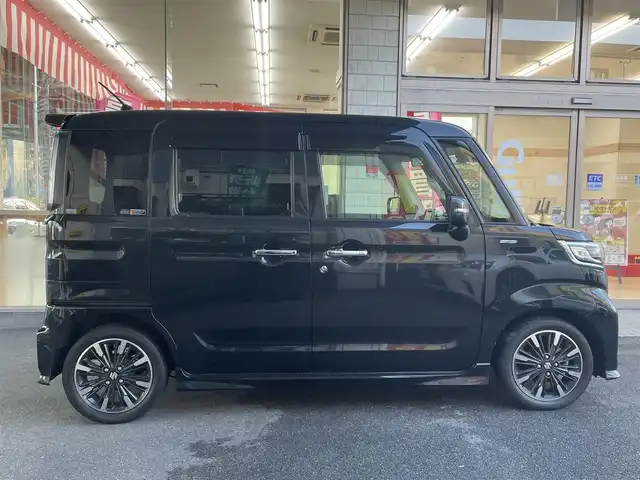 スズキ スペーシア カスタム HYBRID XS ターボ 愛知県 2018(平30)年 7万km ブルーイッシュブラックパール3 IC付ターボ/両側パワースライドドア/純正メモリナビ〈CN-RZ83〉/・DVD／Bluetooth／地デジTV/パノラミックビューモニター/クルーズコントロール/ヘッドアップディスプレ/合皮＆ファブリックコンビシート/運転席シートヒーター/LEDヘッドライト＆フォグランプ/サイドスポイラー＆リアスポイラー/エコクール／リアヒーターダクト/後席左右パーソナルテーブル/スズキセーフティサポート/・デュアルセンサーブレーキサポート/・誤発進抑制機能/・車線逸脱警報/・ふらつき警報/・先行車発進告知機能/・リアパーキングセンサー/ビルトインETC/GPSレーダー〈GWR81sd〉/前方ドライブレコーダー〈DRV517S〉/スマートキー＆プッシュスタート/純正15インチAW