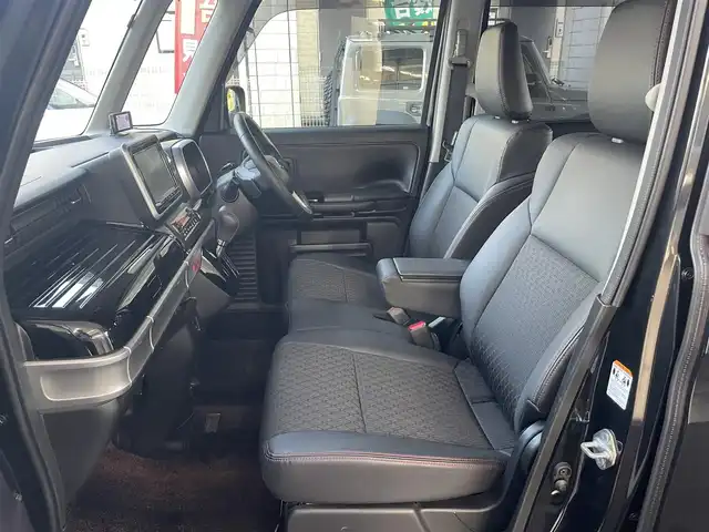 スズキ スペーシア カスタム HYBRID XS ターボ 愛知県 2018(平30)年 7万km ブルーイッシュブラックパール3 IC付ターボ/両側パワースライドドア/純正メモリナビ〈CN-RZ83〉/・DVD／Bluetooth／地デジTV/パノラミックビューモニター/クルーズコントロール/ヘッドアップディスプレ/合皮＆ファブリックコンビシート/運転席シートヒーター/LEDヘッドライト＆フォグランプ/サイドスポイラー＆リアスポイラー/エコクール／リアヒーターダクト/後席左右パーソナルテーブル/スズキセーフティサポート/・デュアルセンサーブレーキサポート/・誤発進抑制機能/・車線逸脱警報/・ふらつき警報/・先行車発進告知機能/・リアパーキングセンサー/ビルトインETC/GPSレーダー〈GWR81sd〉/前方ドライブレコーダー〈DRV517S〉/スマートキー＆プッシュスタート/純正15インチAW