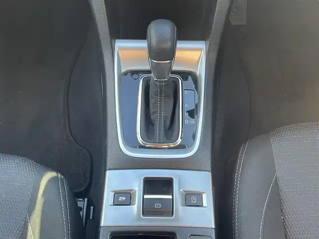 スバル レヴォーグ 1．6GT アイサイト プラウドED 山形県 2015(平27)年 11.1万km クリスタルホワイトP (株)IDOMが運営する【じしゃロン山形店】の自社ローン専用車両になります。/こちらは現金またはオートローンご利用時の価格です。/自社ローンご希望の方は別途その旨お申付け下さい。/Stradaナビ/クルーズコントロール/ビルトインETC/サイドカメラ/プッシュスタート/スマートキー/スペアキー/サマータイヤ4本積み込み（ホイール付）/積み込みタイヤサイズ＊215/50ZR17＊