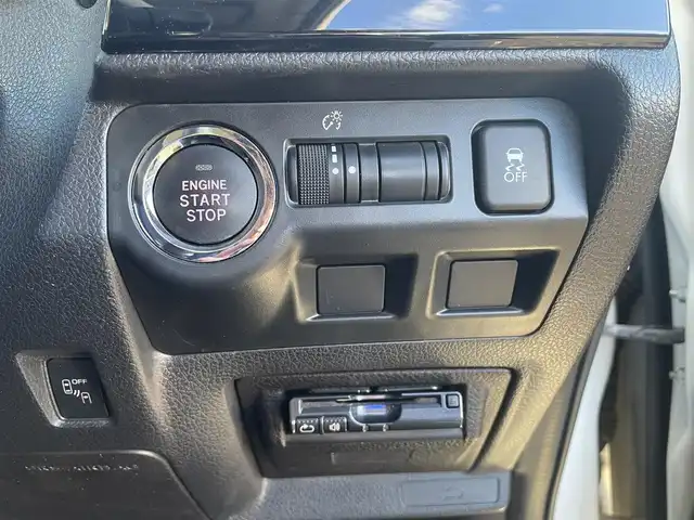 スバル レヴォーグ 1．6GT アイサイト プラウドED 山形県 2015(平27)年 11.1万km クリスタルホワイトP (株)IDOMが運営する【じしゃロン山形店】の自社ローン専用車両になります。/こちらは現金またはオートローンご利用時の価格です。/自社ローンご希望の方は別途その旨お申付け下さい。/Stradaナビ/クルーズコントロール/ビルトインETC/サイドカメラ/プッシュスタート/スマートキー/スペアキー/サマータイヤ4本積み込み（ホイール付）/積み込みタイヤサイズ＊215/50ZR17＊