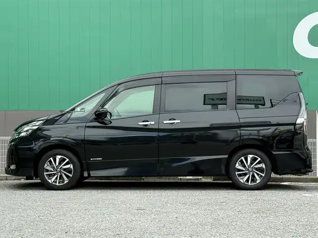 日産 セレナ ハイウェイスター V 千葉県 2021(令3)年 2.5万km ダイヤモンドブラック セーフティパックＡ/ＳＲＳエアバッグ/インテリジェントアラウンドビューモニター/インテリジェントルームミラー/ふらつき警報/ヒーター付ドアミラー/プロパイロット/エマージェンシーブレーキ/フリップダウンモニター/純正ナビ/（CD/DVD/フルセグTV/BT）/バックカメラ/ビルトインETC/ナビ連動ドライブレコーダー/ハンズフリーパワースライドドア/ブラインドスポットモニター/ステアリングスイッチ/電動パーキングブレーキ/ブレーキホールド/LEDヘッドランプ/フォグランプ/オートライト/スマートキー/プッシュスタート/電動格納ミラー/純正16インチAW