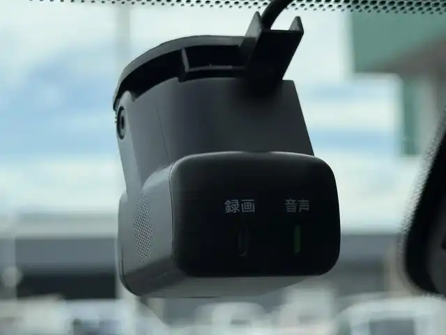 日産 セレナ ハイウェイスター V 千葉県 2021(令3)年 2.5万km ダイヤモンドブラック セーフティパックＡ/ＳＲＳエアバッグ/インテリジェントアラウンドビューモニター/インテリジェントルームミラー/ふらつき警報/ヒーター付ドアミラー/プロパイロット/エマージェンシーブレーキ/フリップダウンモニター/純正ナビ/（CD/DVD/フルセグTV/BT）/バックカメラ/ビルトインETC/ナビ連動ドライブレコーダー/ハンズフリーパワースライドドア/ブラインドスポットモニター/ステアリングスイッチ/電動パーキングブレーキ/ブレーキホールド/LEDヘッドランプ/フォグランプ/オートライト/スマートキー/プッシュスタート/電動格納ミラー/純正16インチAW