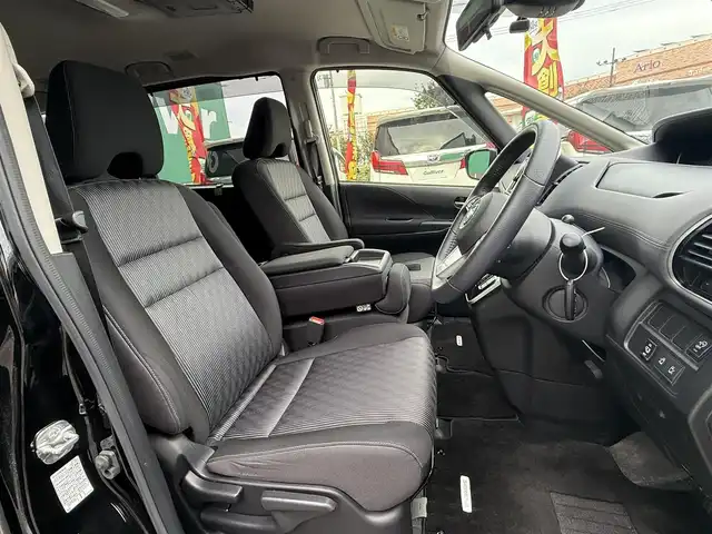 日産 セレナ ハイウェイスター V 千葉県 2021(令3)年 2.5万km ダイヤモンドブラック セーフティパックＡ/ＳＲＳエアバッグ/インテリジェントアラウンドビューモニター/インテリジェントルームミラー/ふらつき警報/ヒーター付ドアミラー/プロパイロット/エマージェンシーブレーキ/フリップダウンモニター/純正ナビ/（CD/DVD/フルセグTV/BT）/バックカメラ/ビルトインETC/ナビ連動ドライブレコーダー/ハンズフリーパワースライドドア/ブラインドスポットモニター/ステアリングスイッチ/電動パーキングブレーキ/ブレーキホールド/LEDヘッドランプ/フォグランプ/オートライト/スマートキー/プッシュスタート/電動格納ミラー/純正16インチAW