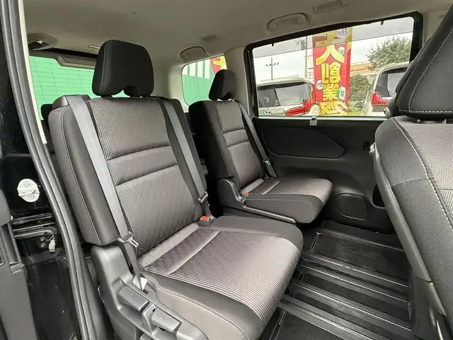 日産 セレナ ハイウェイスター V 千葉県 2021(令3)年 2.5万km ダイヤモンドブラック セーフティパックＡ/ＳＲＳエアバッグ/インテリジェントアラウンドビューモニター/インテリジェントルームミラー/ふらつき警報/ヒーター付ドアミラー/プロパイロット/エマージェンシーブレーキ/フリップダウンモニター/純正ナビ/（CD/DVD/フルセグTV/BT）/バックカメラ/ビルトインETC/ナビ連動ドライブレコーダー/ハンズフリーパワースライドドア/ブラインドスポットモニター/ステアリングスイッチ/電動パーキングブレーキ/ブレーキホールド/LEDヘッドランプ/フォグランプ/オートライト/スマートキー/プッシュスタート/電動格納ミラー/純正16インチAW