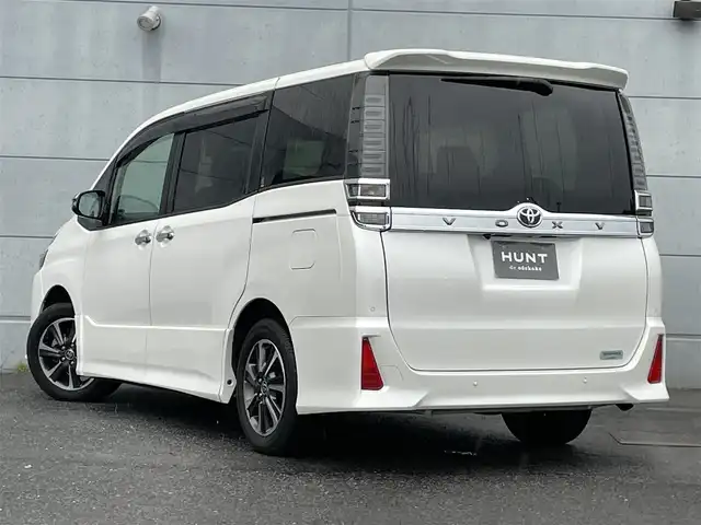 トヨタ ヴォクシー ZS 煌Ⅲ 千葉県 2021(令3)年 1.7万km ホワイトパールクリスタルシャイン 純正９インチナビ　/バックカメラ　/後席モニター　/ＨＤＭＩ　/ビルトインＥＴＣ　/スマートキー　/両側パワースライドドア　/トヨタセーフティセンス　/ＬＥＤヘッドライト　/オートハイビーム　/オートライト　/純正アルミホイール/パワーウィンドウ/パワーステアリング/ABS