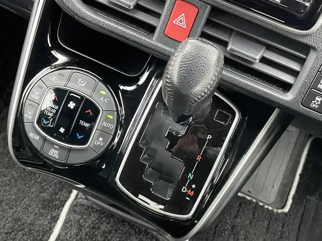 トヨタ ヴォクシー ZS 煌Ⅲ 千葉県 2021(令3)年 1.7万km ホワイトパールクリスタルシャイン 純正９インチナビ　/バックカメラ　/後席モニター　/ＨＤＭＩ　/ビルトインＥＴＣ　/スマートキー　/両側パワースライドドア　/トヨタセーフティセンス　/ＬＥＤヘッドライト　/オートハイビーム　/オートライト　/純正アルミホイール/パワーウィンドウ/パワーステアリング/ABS